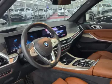 2025 BMW X7 с пробегом 16 306 км