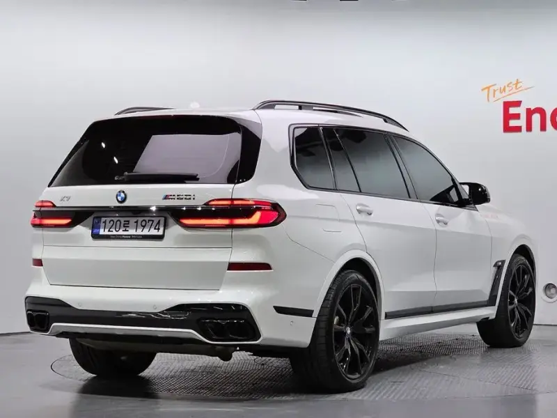 2024 BMW X7 с пробегом 27 813 км