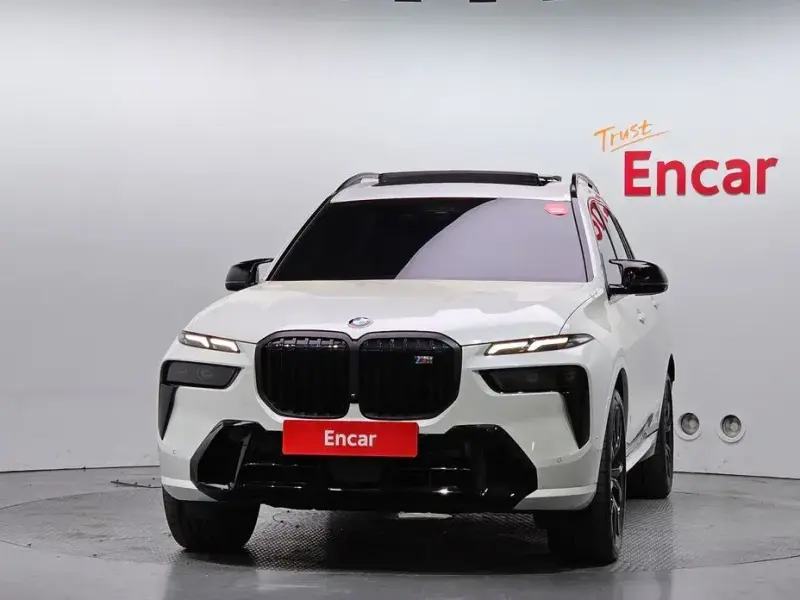 2024 BMW X7 с пробегом 27 813 км