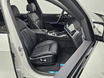 2024 BMW X7 с пробегом 27 813 км