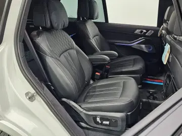 2024 BMW X7 с пробегом 27 813 км