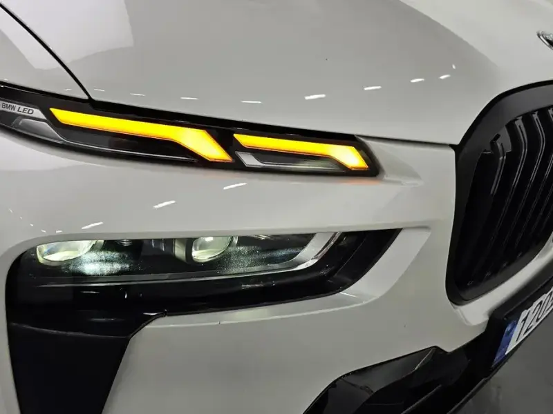 2024 BMW X7 с пробегом 27 813 км
