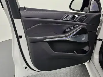 2024 BMW X7 с пробегом 27 813 км