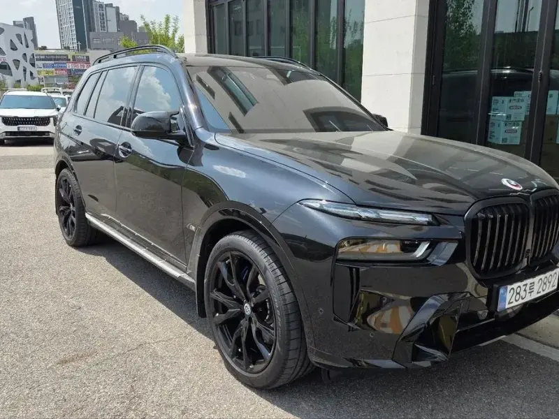 2025 BMW X7 с пробегом 5 000 км