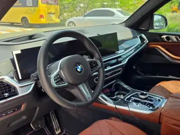 2025 BMW X7 с пробегом 5 000 км