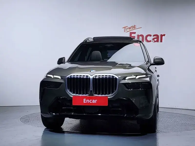 2025 BMW X7 с пробегом 18 544 км
