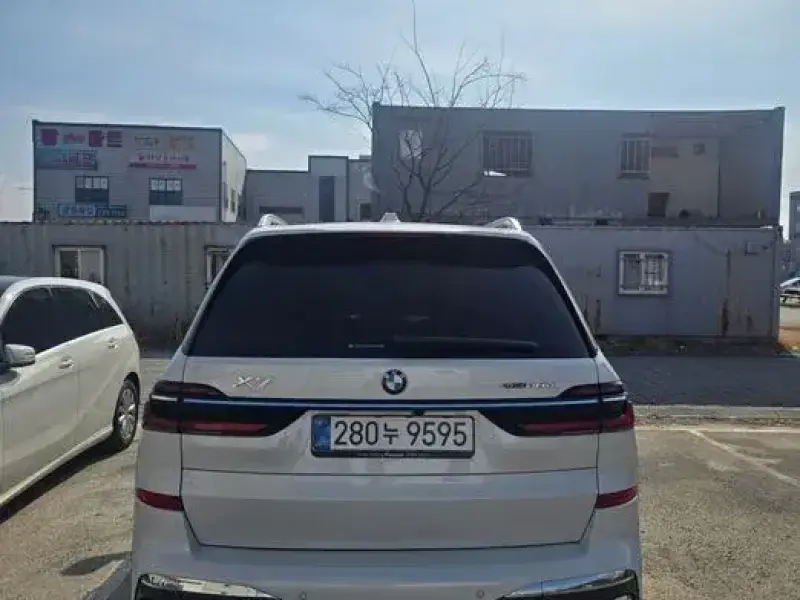 2025 BMW X7 с пробегом 8 500 км