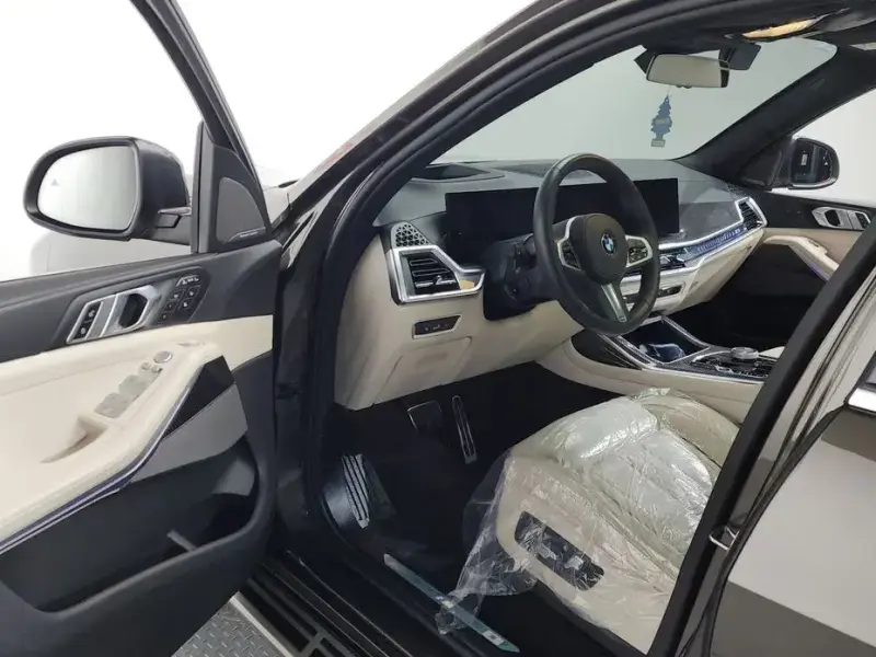 2025 BMW X7 с пробегом 18 544 км