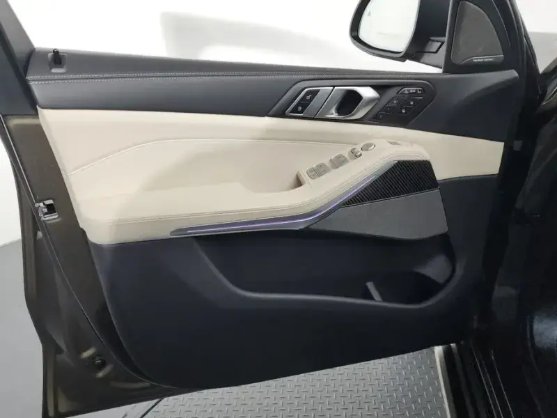 2025 BMW X7 с пробегом 18 544 км