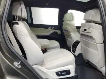 2025 BMW X7 с пробегом 18 544 км