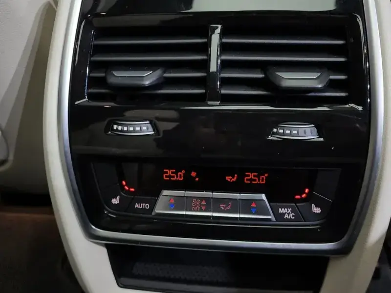 2025 BMW X7 с пробегом 18 544 км