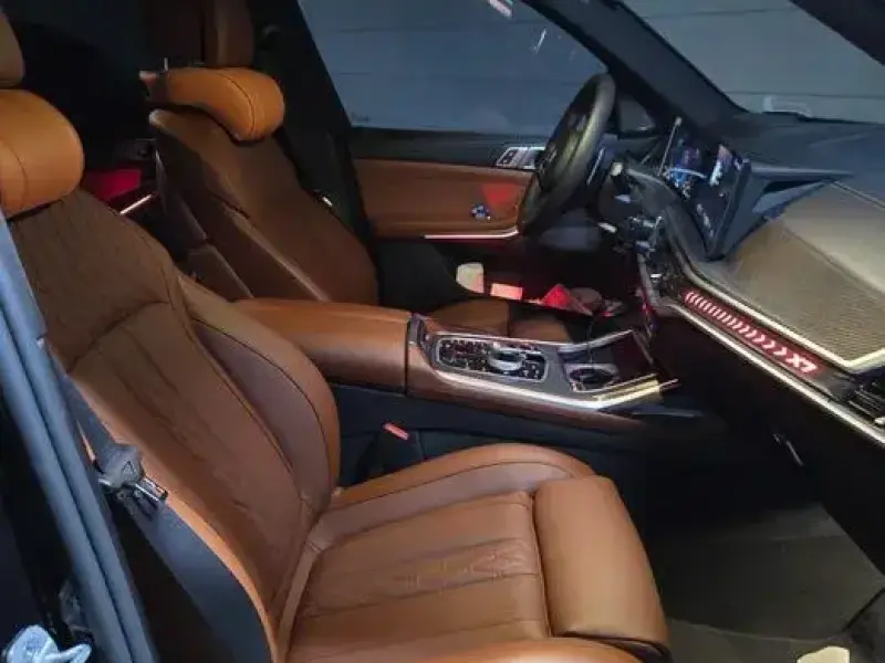 2025 BMW X7 с пробегом 220 000 км