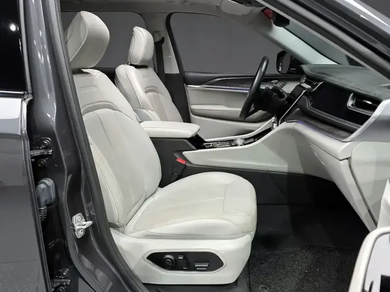2022 Jeep Cherokee с пробегом 43 029 км