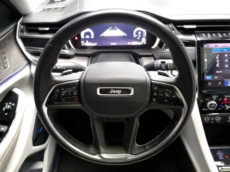 2022 Jeep Cherokee с пробегом 43 029 км