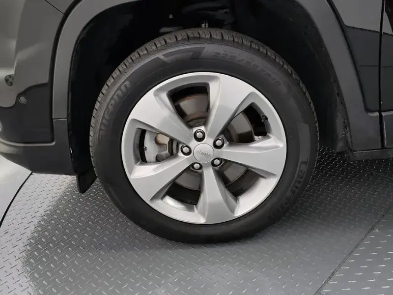 2022 Jeep Cherokee с пробегом 73 341 км
