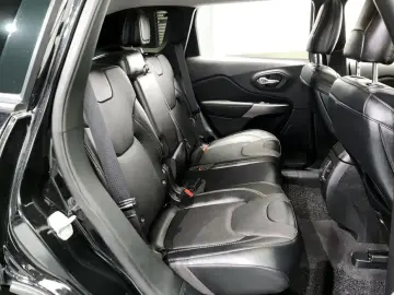 2022 Jeep Cherokee с пробегом 73 341 км