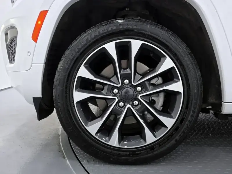 2022 Jeep Cherokee с пробегом 81 189 км