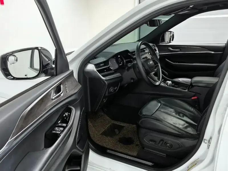 2022 Jeep Cherokee с пробегом 81 189 км