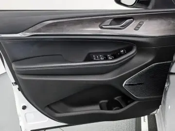 2022 Jeep Cherokee с пробегом 81 189 км