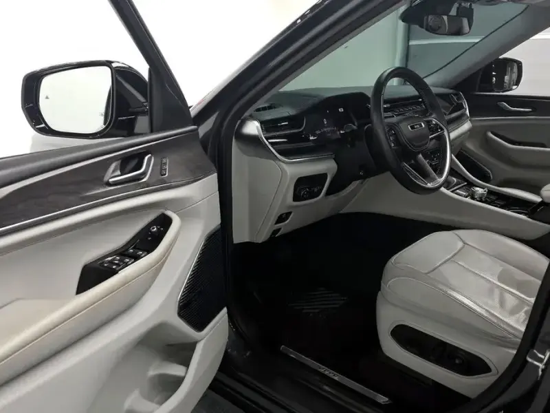 2022 Jeep Cherokee с пробегом 34 696 км