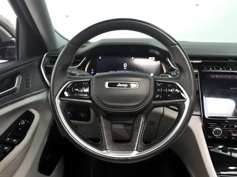 2022 Jeep Cherokee с пробегом 34 696 км