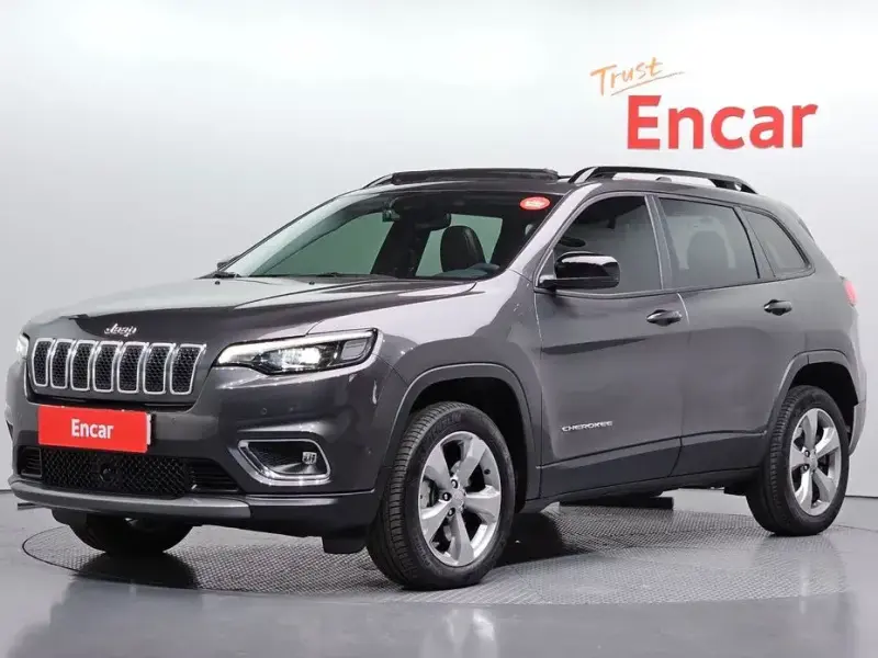 2022 Jeep Cherokee с пробегом 27 843 км