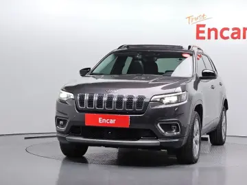 2022 Jeep Cherokee с пробегом 27 843 км
