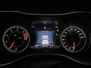 2022 Jeep Cherokee с пробегом 27 843 км