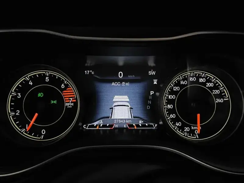 2022 Jeep Cherokee с пробегом 27 843 км