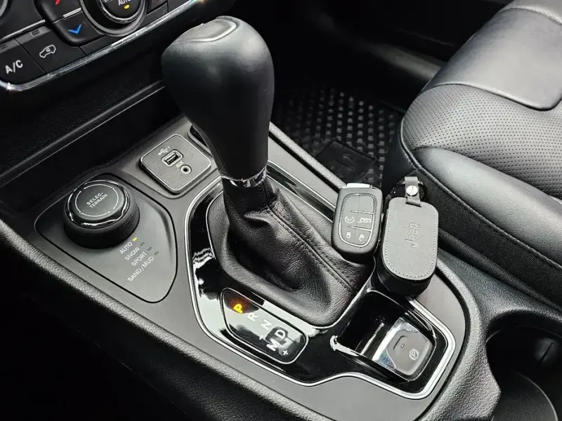 2022 Jeep Cherokee с пробегом 27 843 км