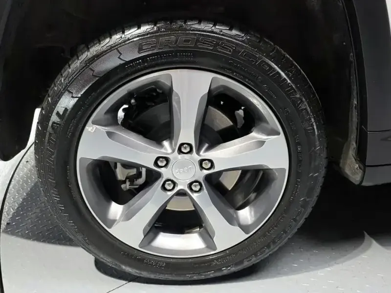 2023 Jeep Cherokee с пробегом 34 418 км