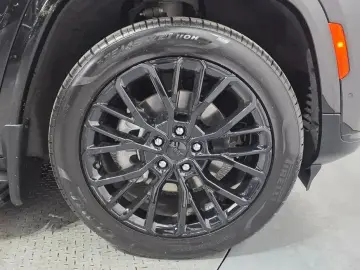 2022 Jeep Cherokee с пробегом 42 945 км