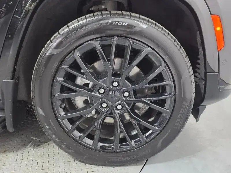 2022 Jeep Cherokee с пробегом 42 945 км