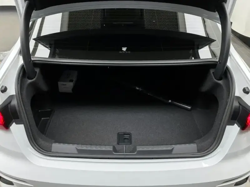 2023 Audi S3 с пробегом 3 857 км