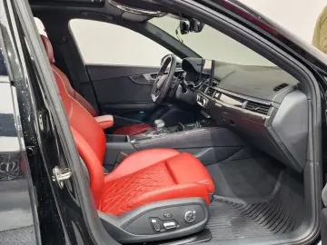 2023 Audi S4 с пробегом 31 454 км