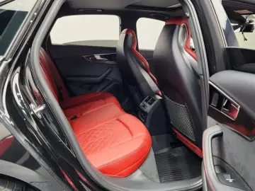 2023 Audi S4 с пробегом 31 454 км