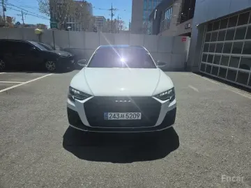 2023 Audi S8 с пробегом 17 932 км