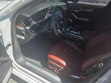 2023 Audi S8 с пробегом 17 932 км