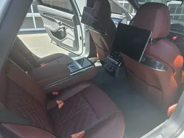 2023 Audi S8 с пробегом 17 932 км