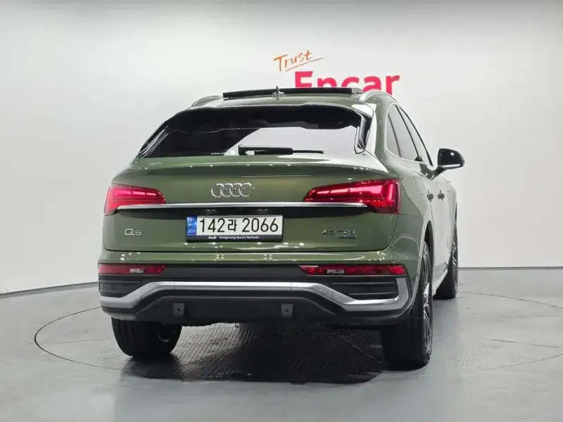 2022 Audi Q5 с пробегом 25 015 км