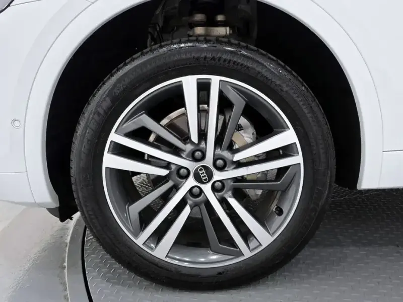2023 Audi Q5 с пробегом 35 140 км