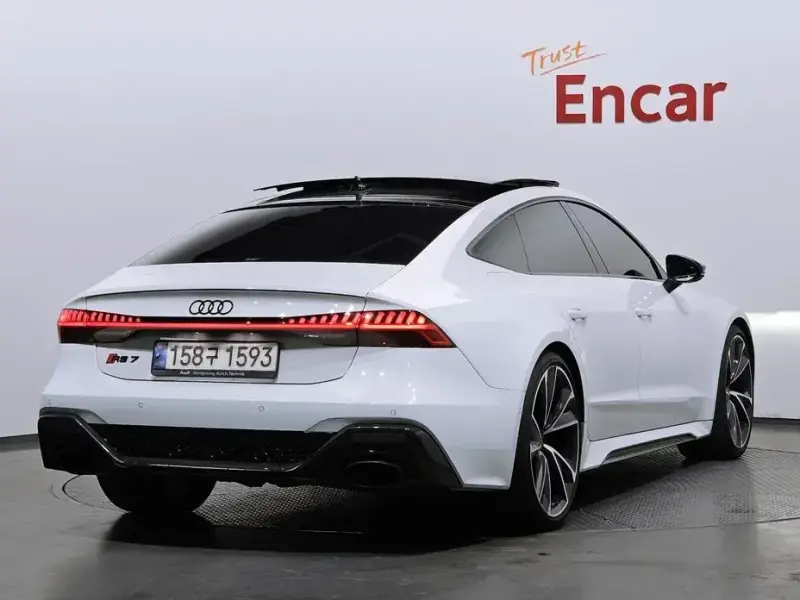 2021 Audi RS 7 с пробегом 60 895 км