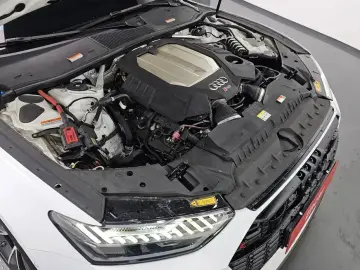 2021 Audi RS 7 с пробегом 60 895 км