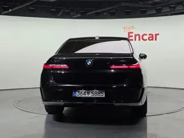 2023 BMW 7 серии с пробегом 72 581 км