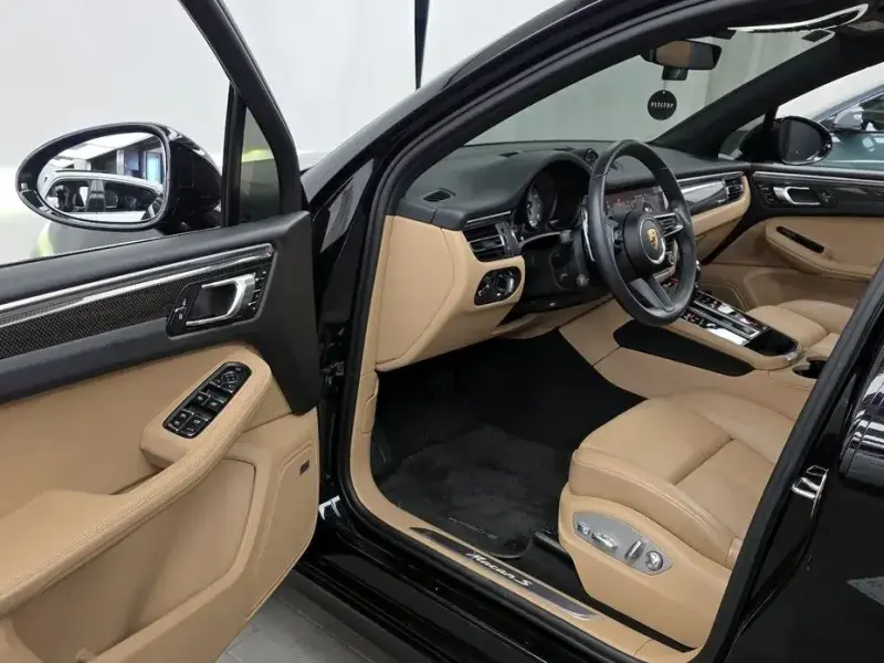 2023 Porsche Macan с пробегом 57 410 км