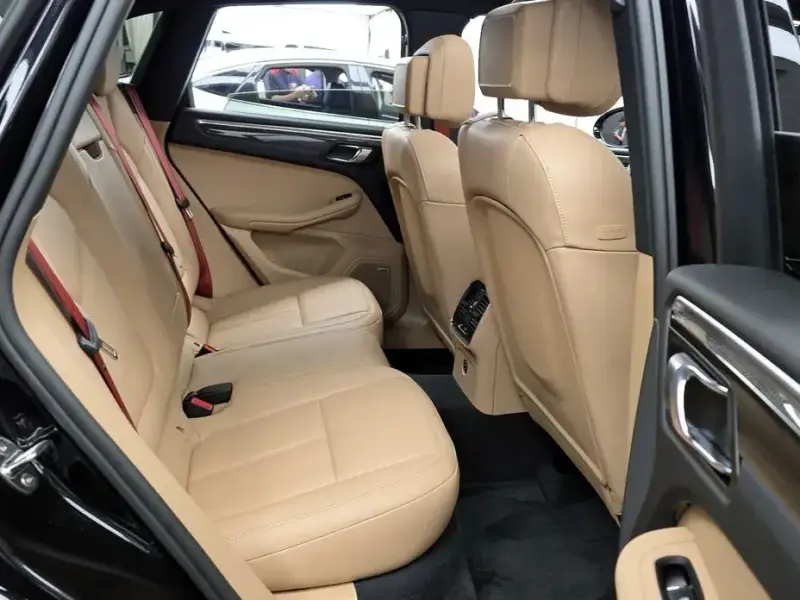 2023 Porsche Macan с пробегом 57 410 км