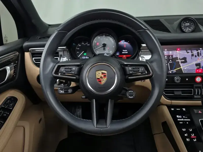 2023 Porsche Macan с пробегом 57 410 км