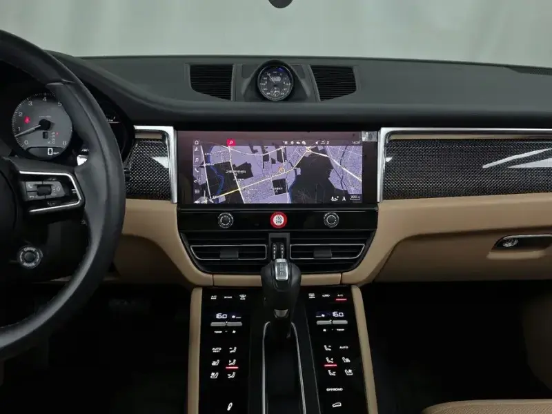 2023 Porsche Macan с пробегом 57 410 км