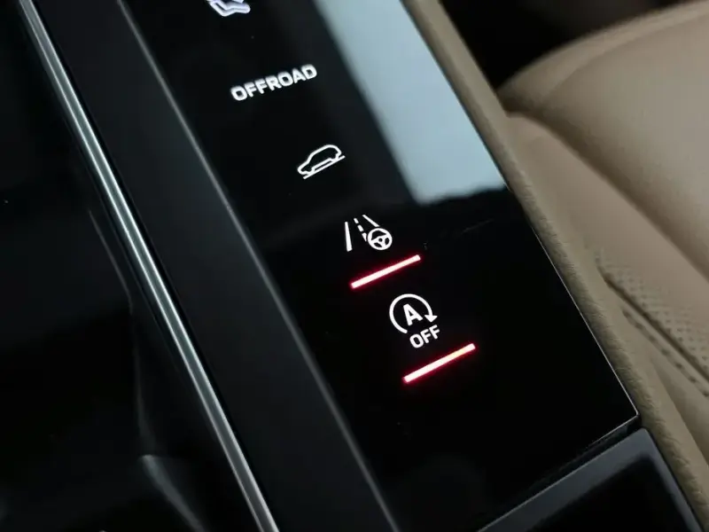 2023 Porsche Macan с пробегом 57 410 км
