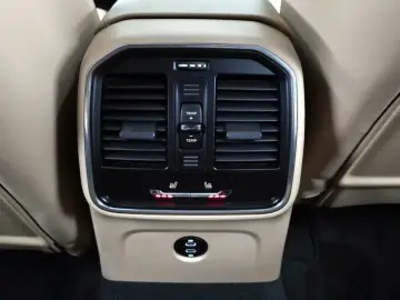 2023 Porsche Macan с пробегом 57 410 км